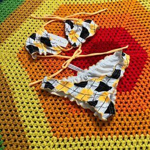 NWT In Your Dreams Vegas Swim Yellow White Black Argyle String Scrunch Bikini M